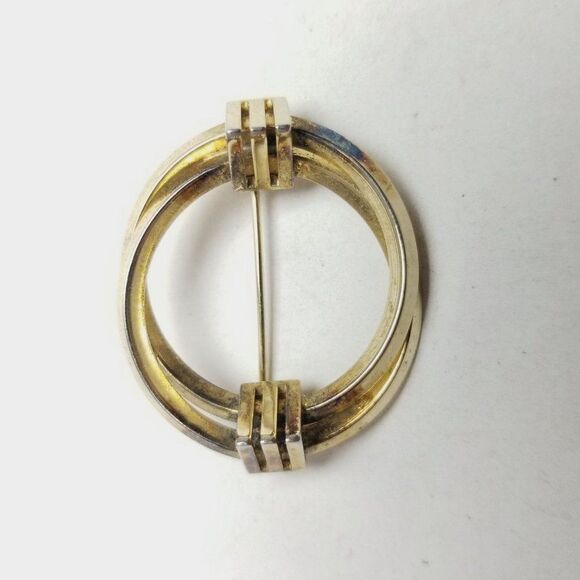 Vintage Gold Tone Circle Brooch, Minimal Modern Design, Unisex Twist, Estate - Picture 5 of 6